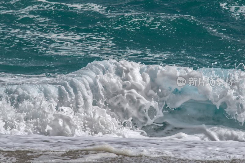 大海浪花巨浪浪潮汹涌海浪波涛汹涌