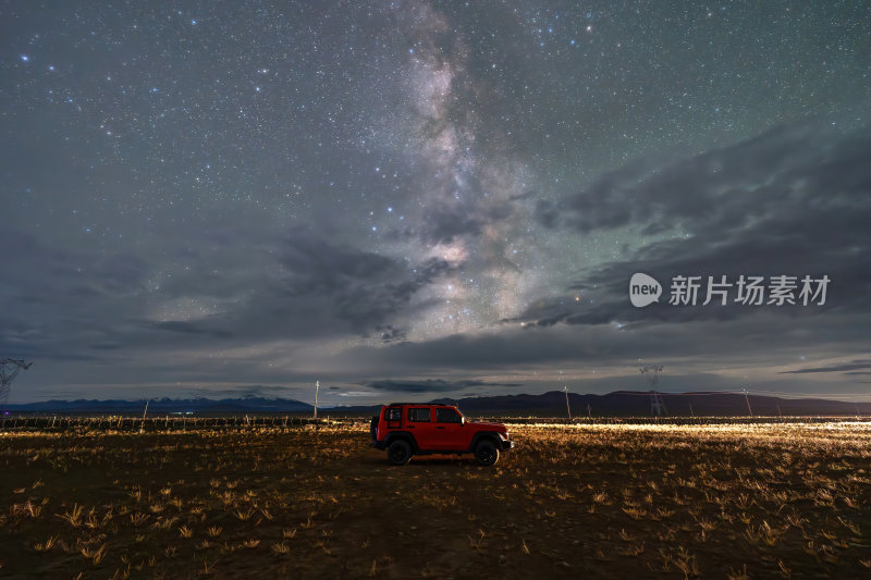 西藏阿里冈仁波齐荒原夜色与银河星空