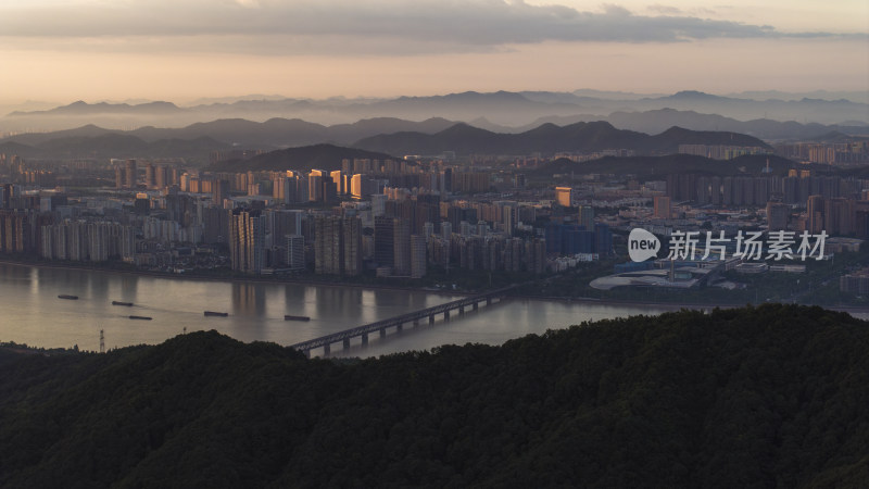 杭州钱塘江沿江钱江一桥风光