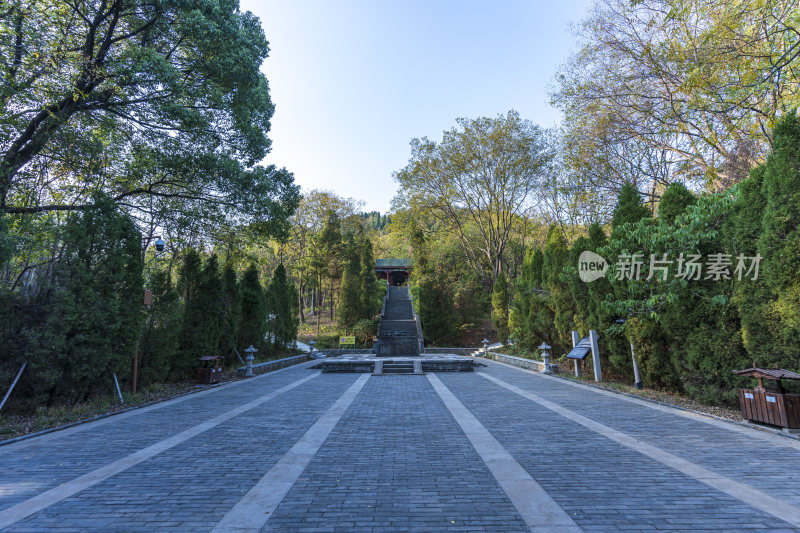 武汉江夏区龙泉山风景区明王寝