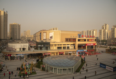 城市购物中心及广场全景