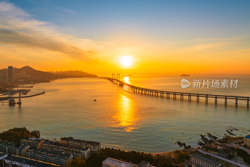 大连星海湾跨海大桥新年日出