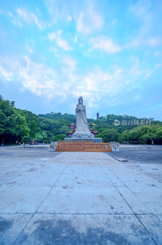 广州南沙天后宫景区广场天后圣像雕塑