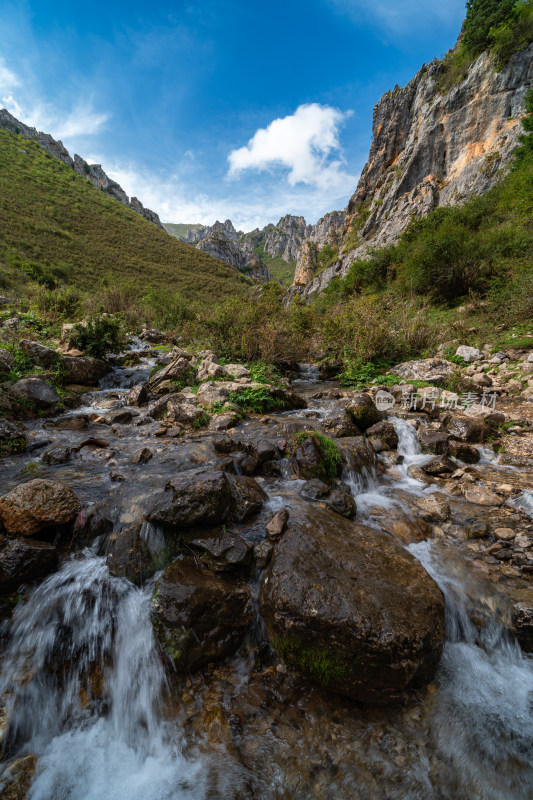 高山峡谷溪流纳摩大峡谷