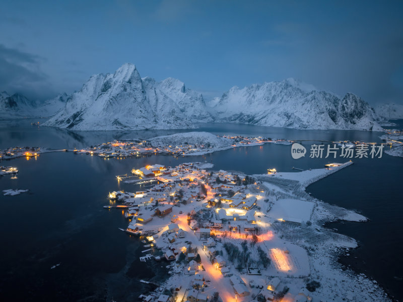 挪威罗弗敦群岛北极圈雷纳冬季雪景高空航拍