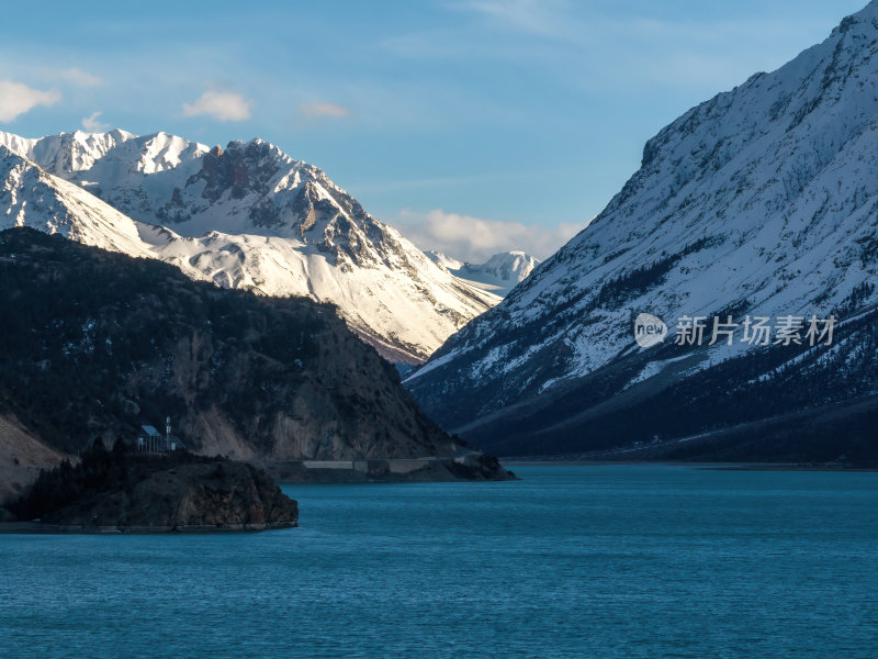 西藏昌都然乌湖来古雪山冰湖高空航拍