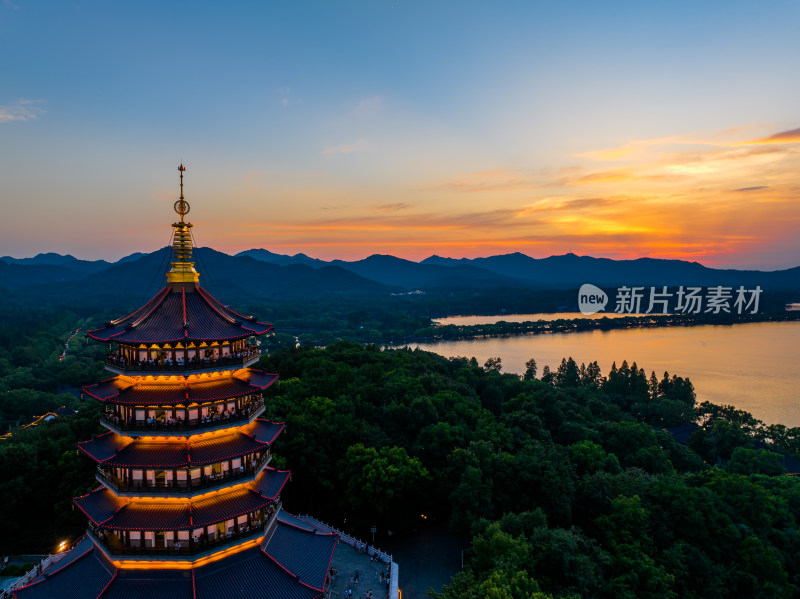 中国杭州西湖雷峰塔日落 西湖十景雷峰夕照