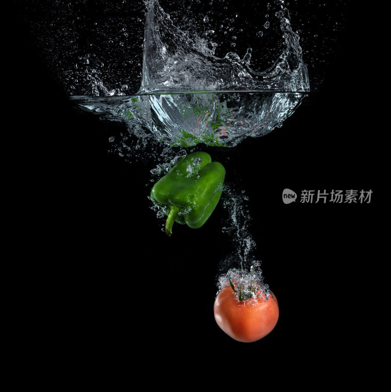 掉入水中的蔬菜