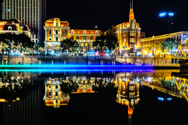 天津市地标津湾广场夜景