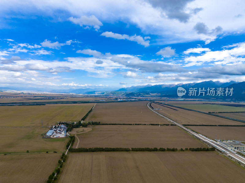 西北地区农业种植平原航拍图