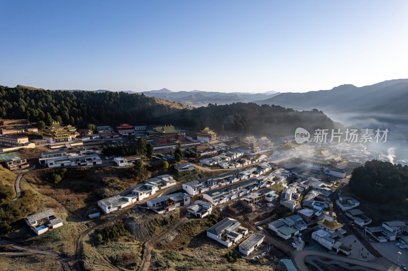 甘肃甘南郎木寺藏地山景全景清晨航拍