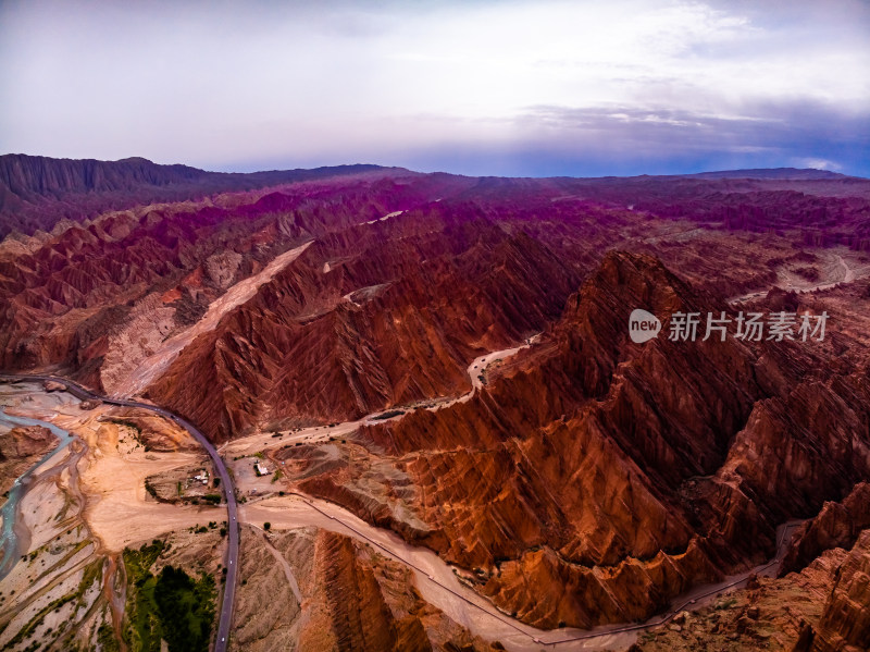 中国新疆天山神秘大峡谷