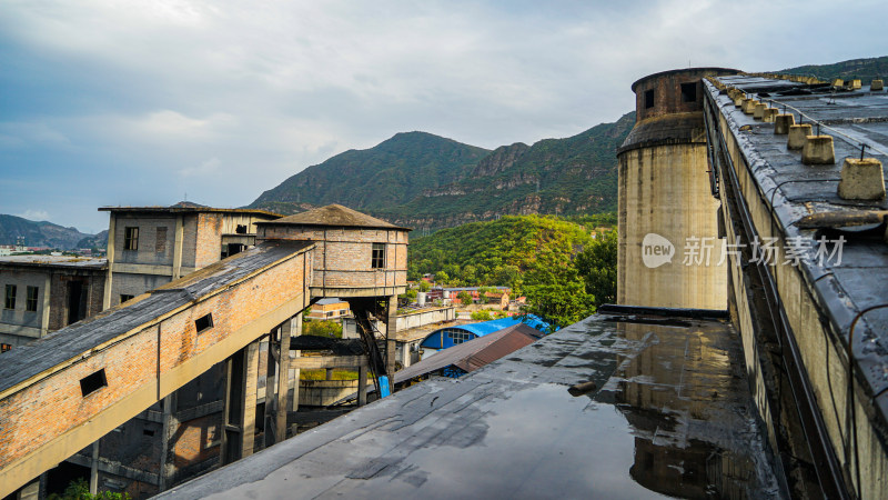 废弃的工业园区矿场设施场地