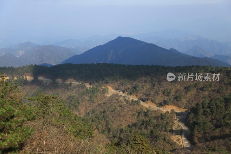 山间 公路 小路 高山 群山 山脉 曲折