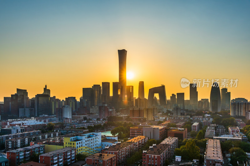 北京夕阳下的北京城市建筑群鸟瞰全景