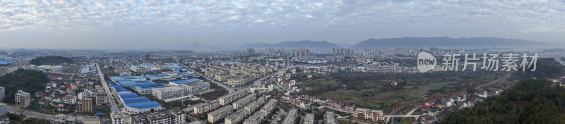 依山傍水的洞口县城建筑群鸟瞰全景