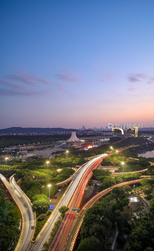 广西南宁国际会展中心城市风光建筑夜景