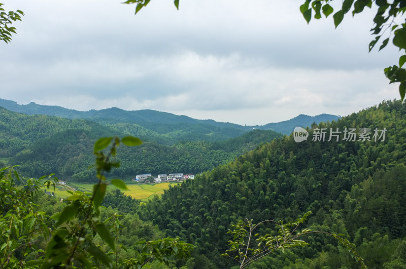 山间乡村