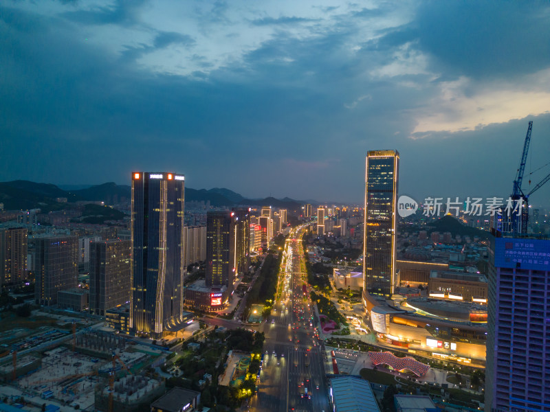 山东奥体中心经十路夜景