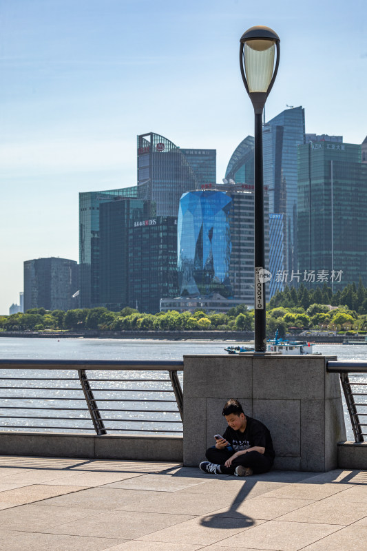 上海外滩外白渡桥陆家嘴黄浦江城市景观