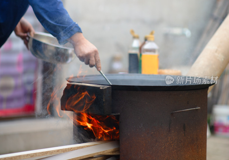 农村柴火地锅做饭