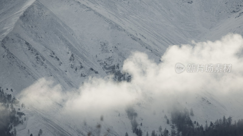 新疆雪山