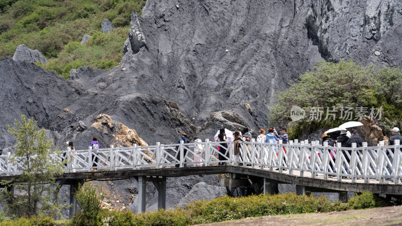 四川西部甘孜墨石公园景区及游客