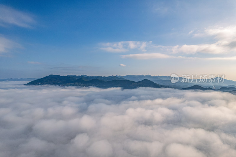 航拍云海山峦