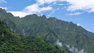 四川西部阿坝理县毕棚沟景区的迷人景色