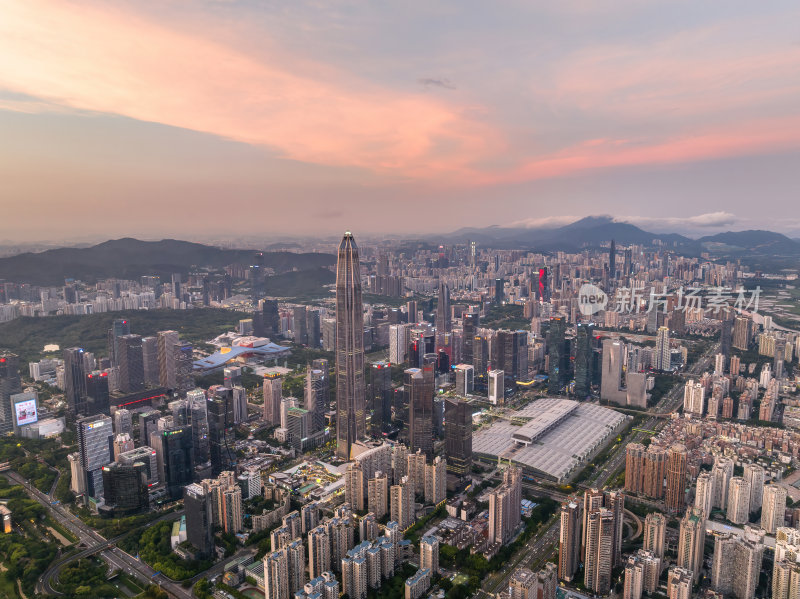 深圳福田CBD大湾区平安大厦夜景蓝调航拍