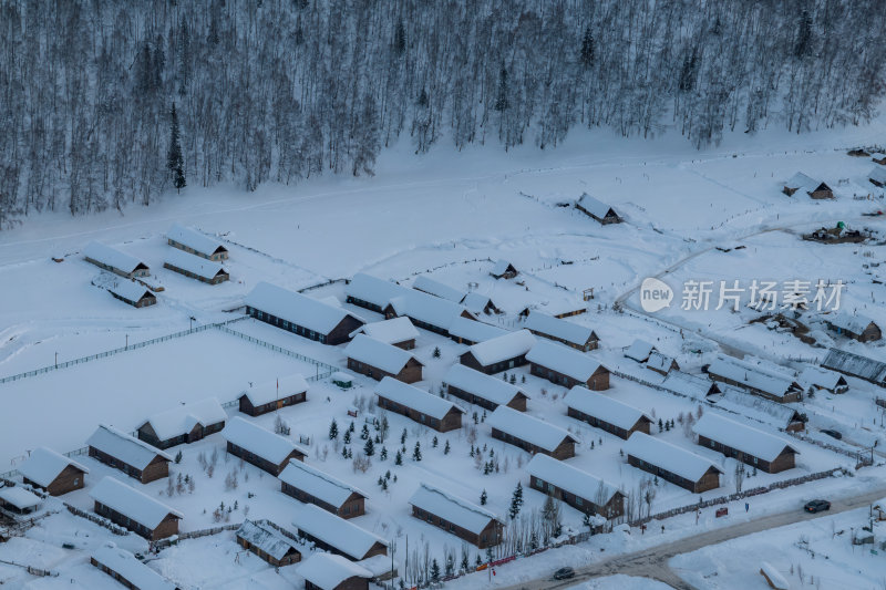 新疆北疆阿勒泰禾木冬季雪景童话世界航拍