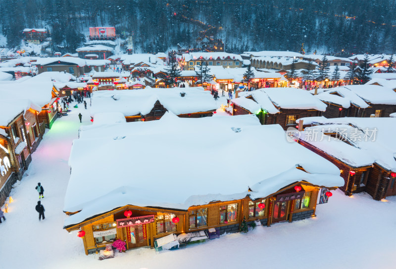 中国雪乡，雪夜里的童话小镇