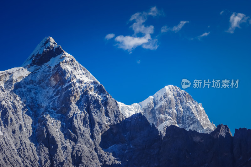 雪山山峰自然风景