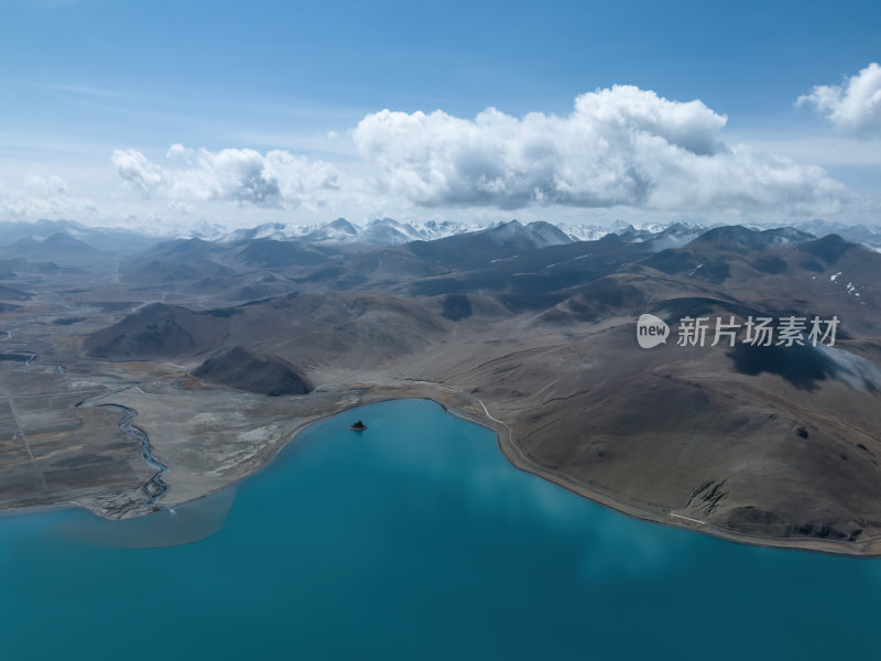 西藏山南羊卓雍措圣湖神湖蓝色高空航拍