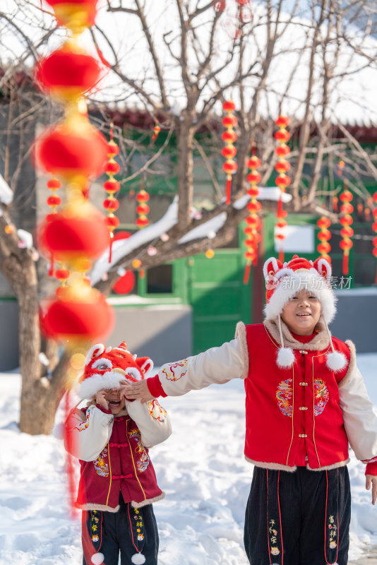 中国传统新年春节儿童红色可爱喜庆服装