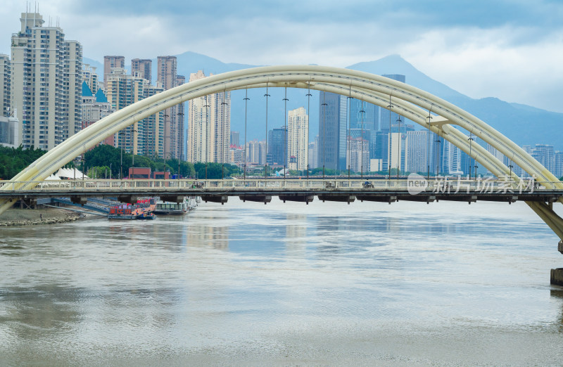横跨闽江的福州解放大桥