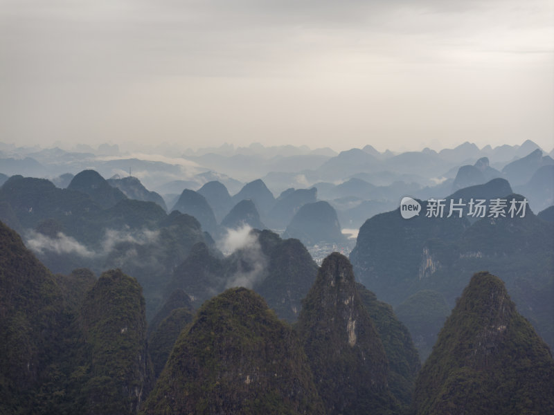 桂林喀斯特地貌群山