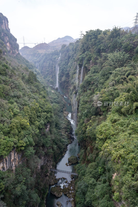 贵州黔西南布依族马岭河大峡谷山涧瀑布