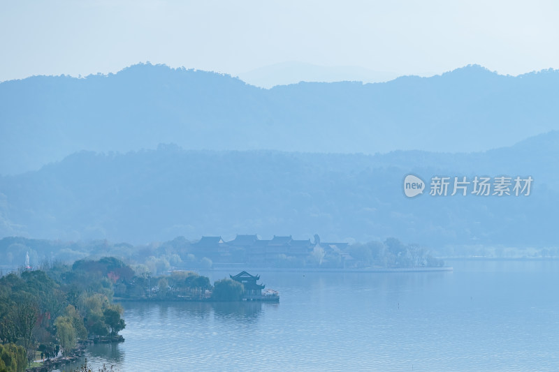 冬日晴朗的午后，浙江宁波东钱湖户外风光