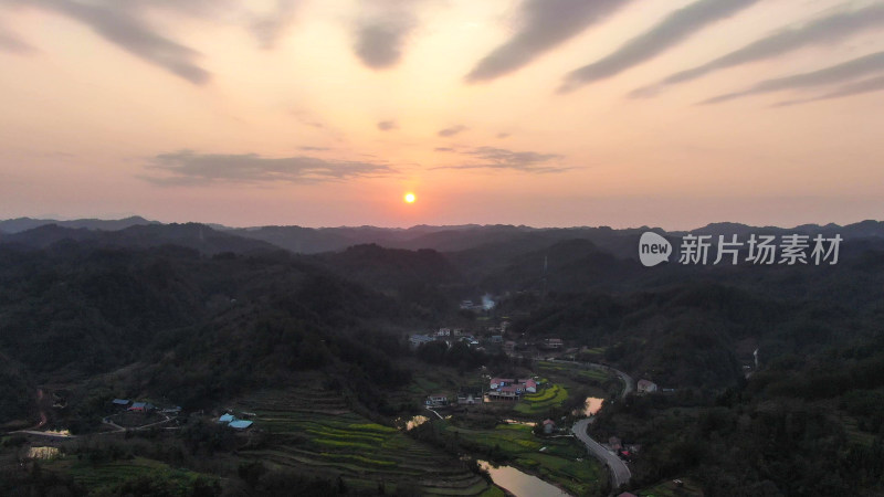 航拍山川日落晚霞夕阳