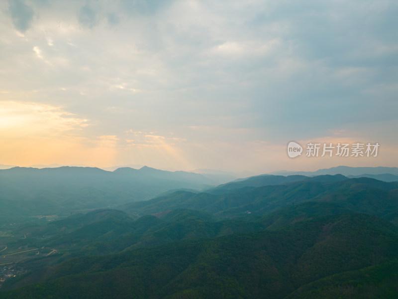 航拍山脉夕阳晚霞自然风光