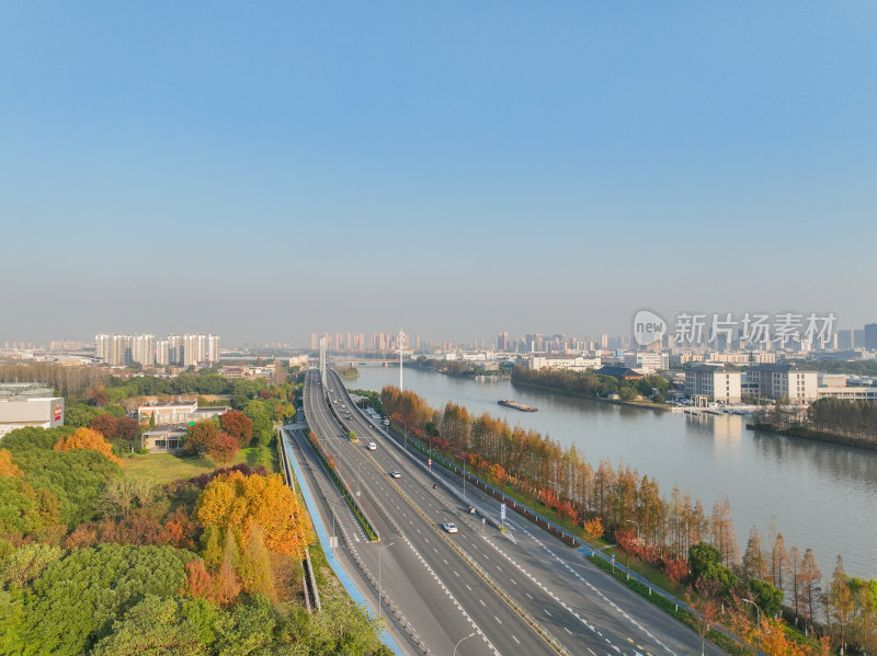 航拍昆山秋冬道路风光大景