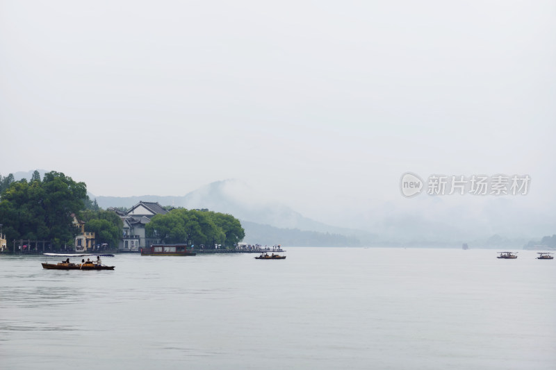 烟雨中的杭州西湖