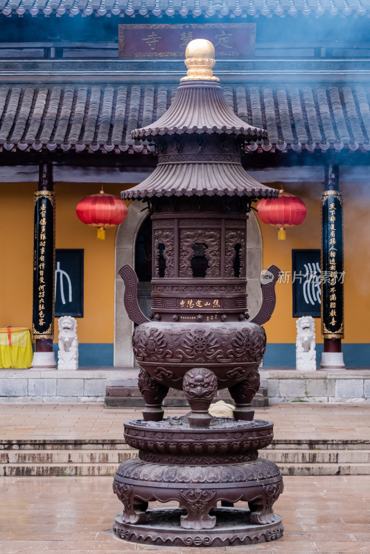 晴朗的午后，镇江焦山风景区定慧寺建筑