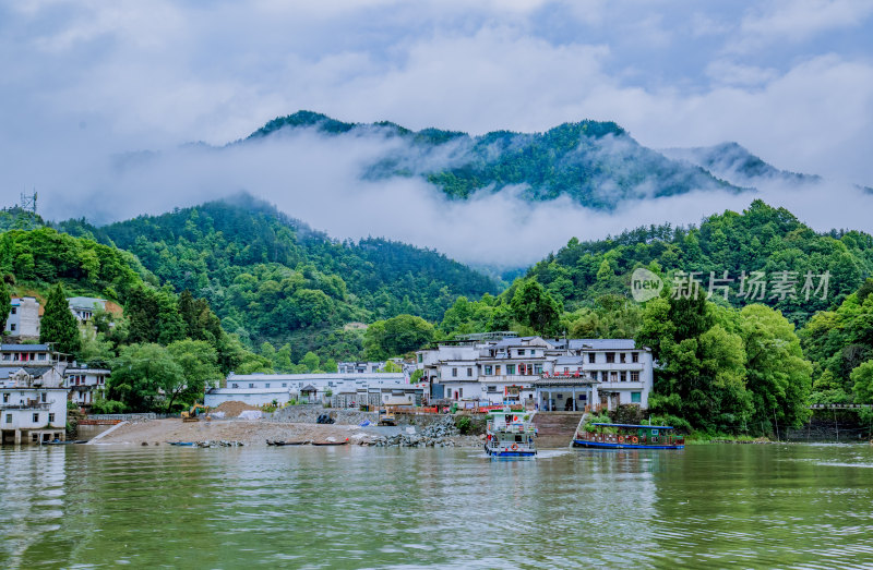 春日的新安江山水画廊风光