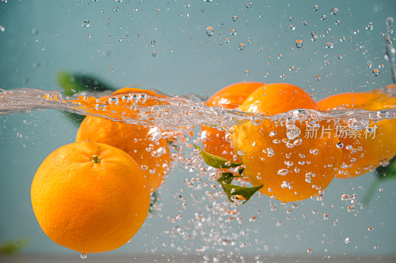 沃柑入水瞬间特写