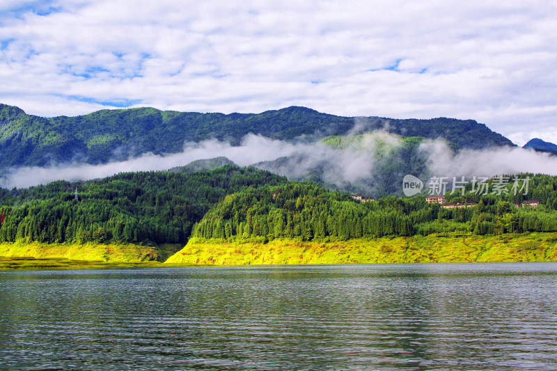 风景湖泊雅女湖