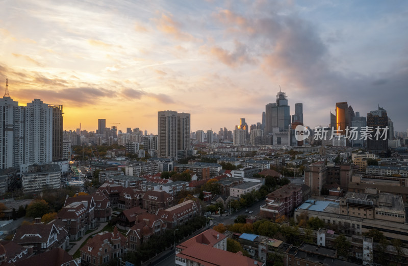 天津海河风景线小白楼商圈城市建筑日落风光