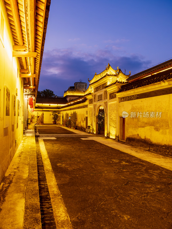 深圳历史之大田世居客家围龙屋夜景