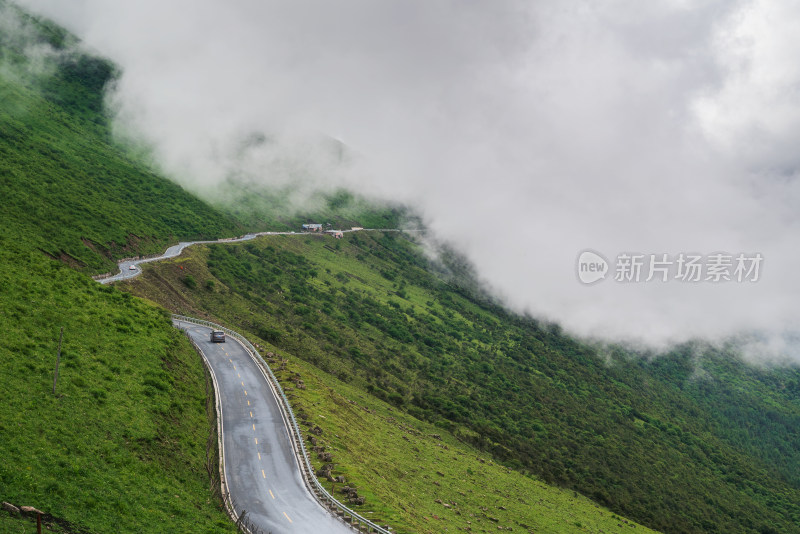 夹金山公路风景